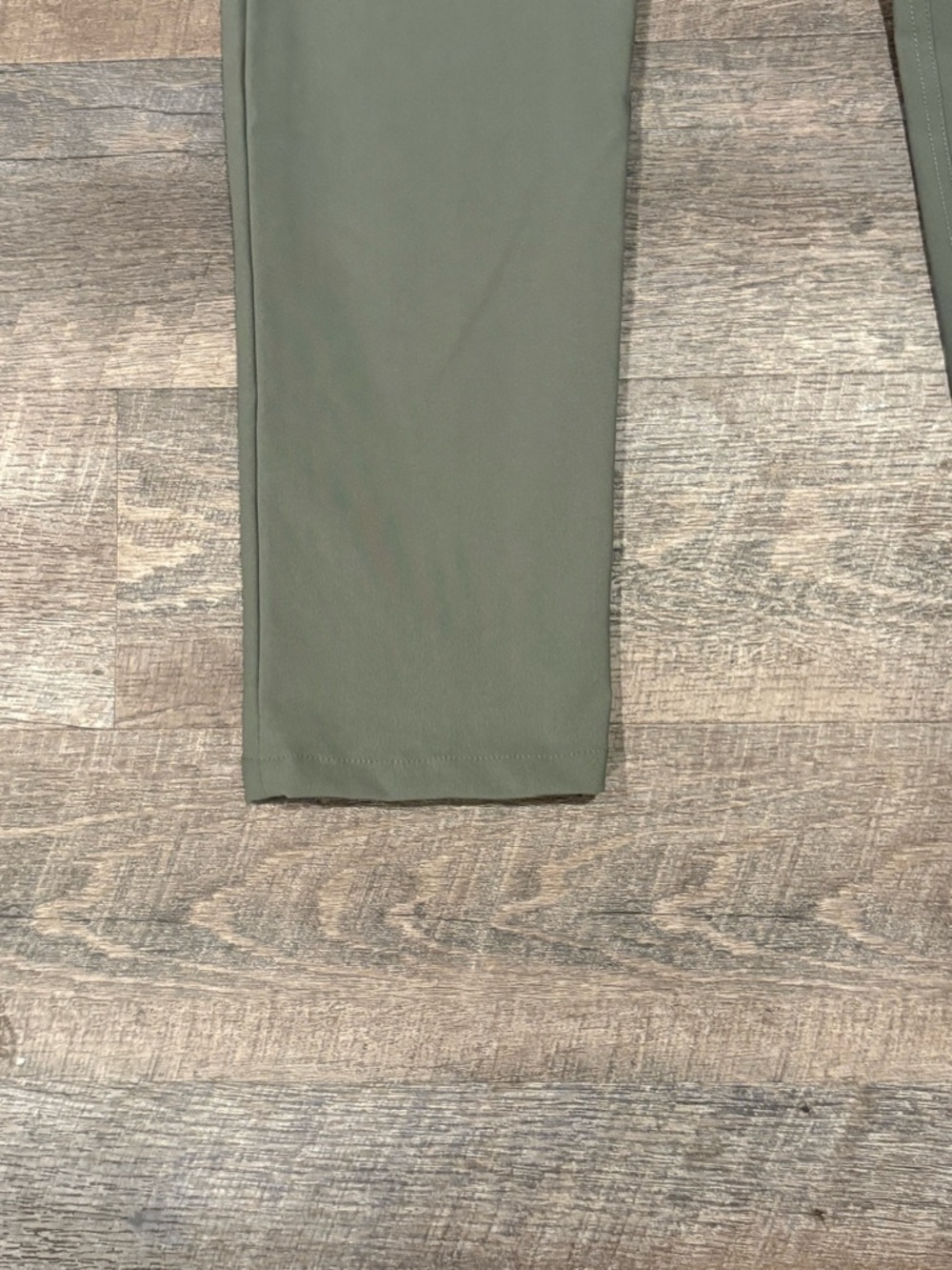 Lululemon ABC Classic-Fit 5 Pocket Pant
Warpstreme - Picture 2 of 6